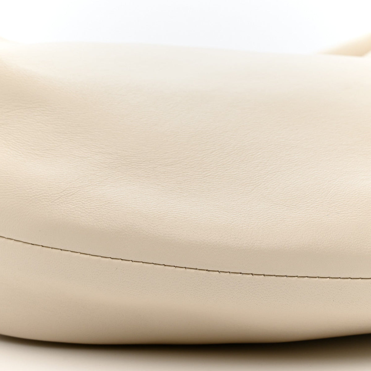 Calfskin Medium Olivia Hobo Off White