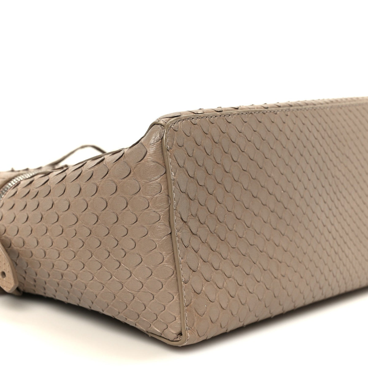 Matte Snakeskin Extra Pocket L27 Grey