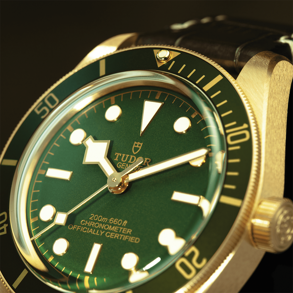 Black Bay 58 18K Yellow-Gold 39mm - Green on Leather Strap w/ Extra Fabric Strap