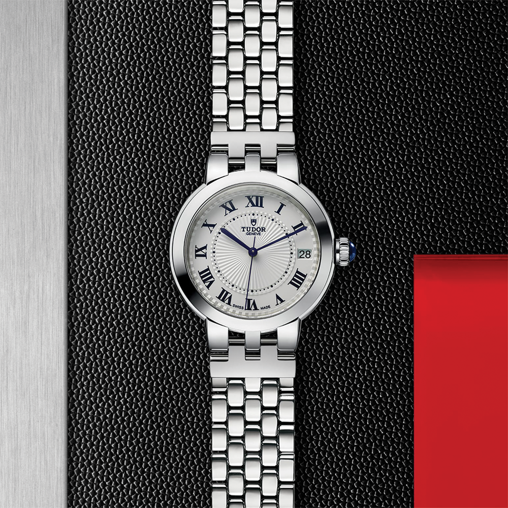 Clair de Rose 34mm - Opaline on Bracelet