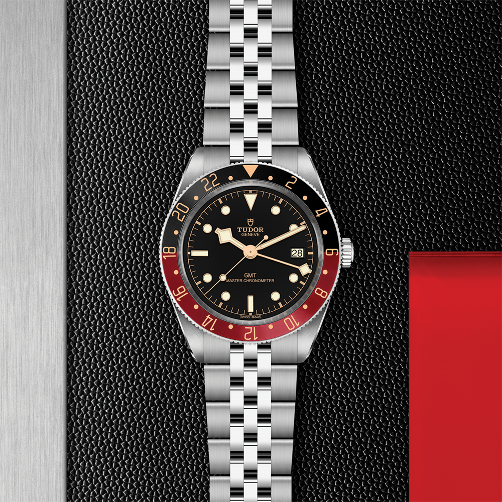 Black Bay 58 GMT 39mm - Black, Burgundy Bezel on 5-Link Bracelet
