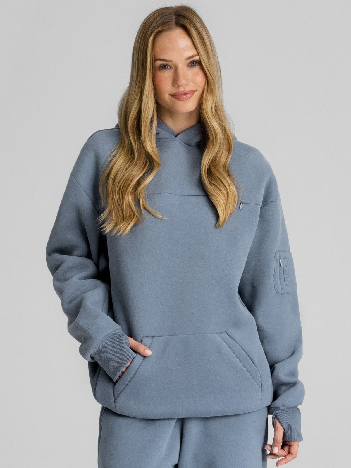 Explorer Travel Hoodie – Mega