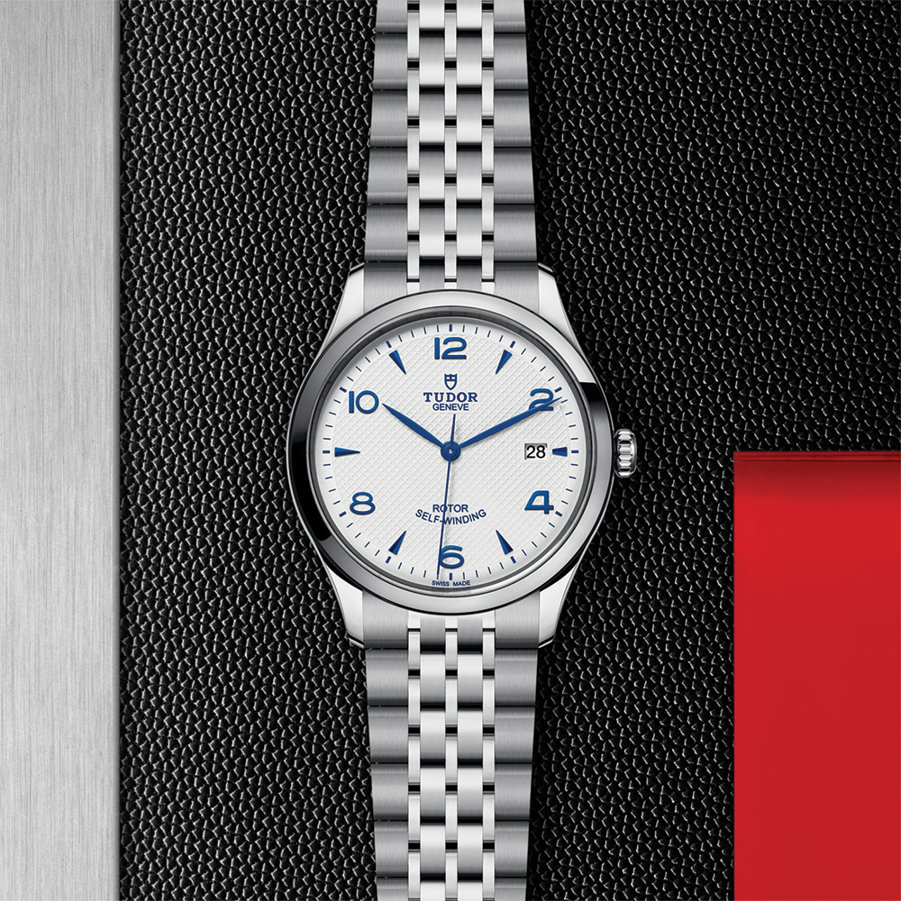 1926 39mm - Opaline on Bracelet