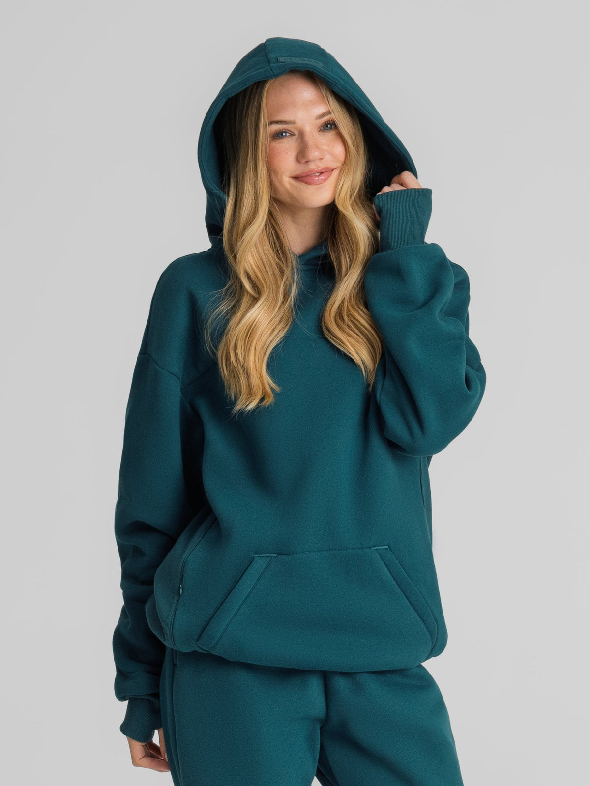Explorer Travel Hoodie – Mega