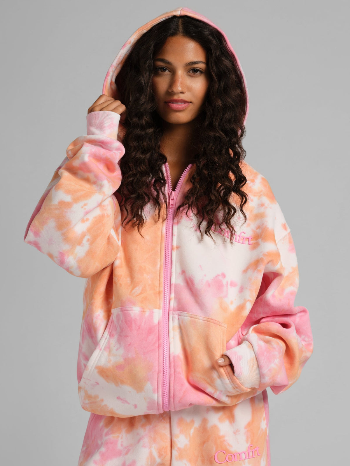 Minimalist Zip Hoodie – Mega