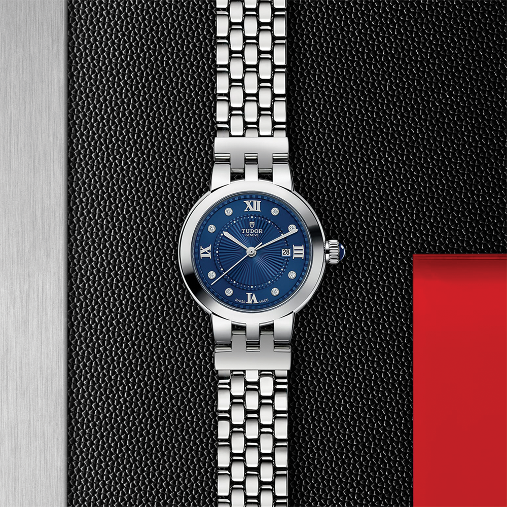 Clair de Rose 30mm - Blue, Diamond-Set on Bracelet