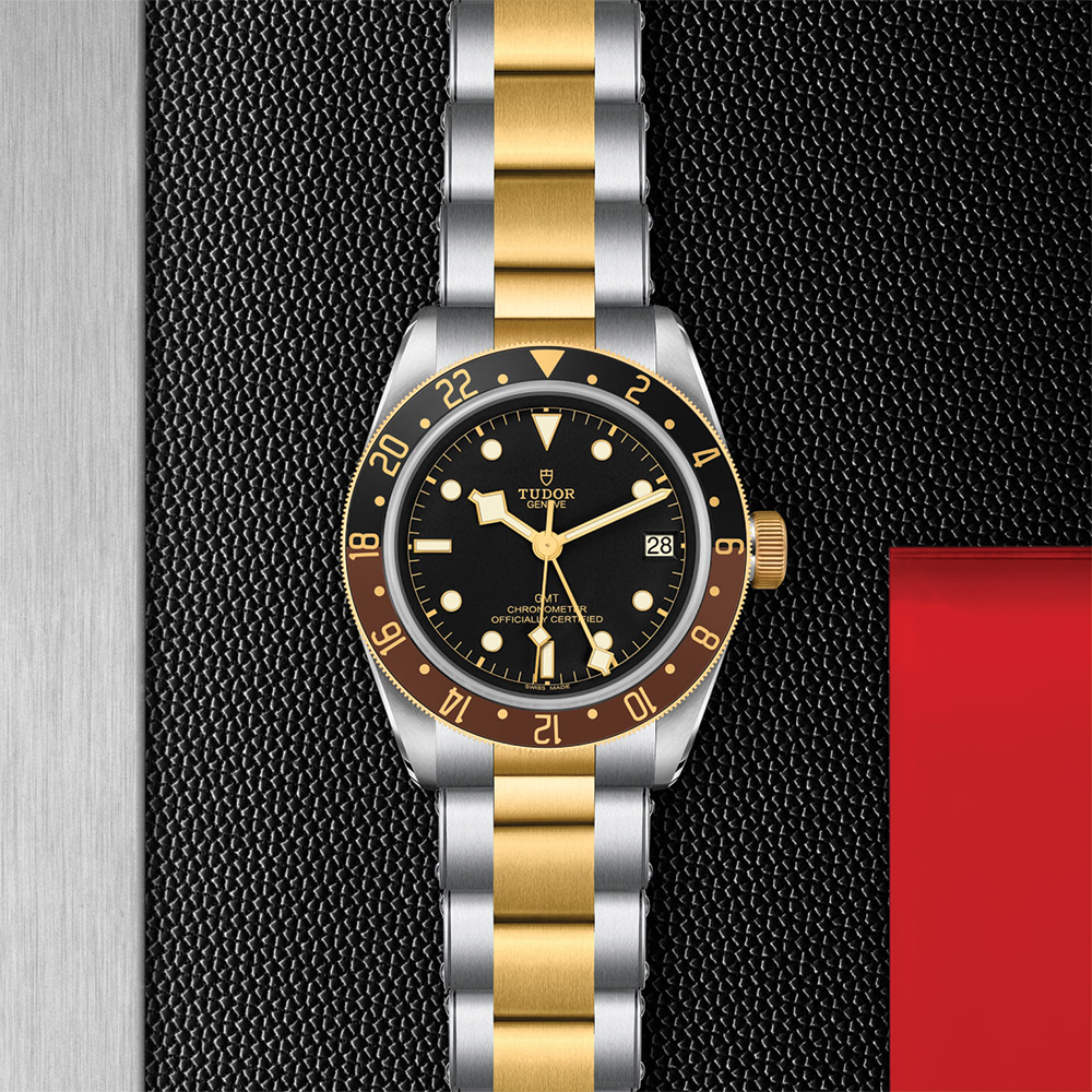 Black Bay GMT S&G 41mm - Black on Bracelet