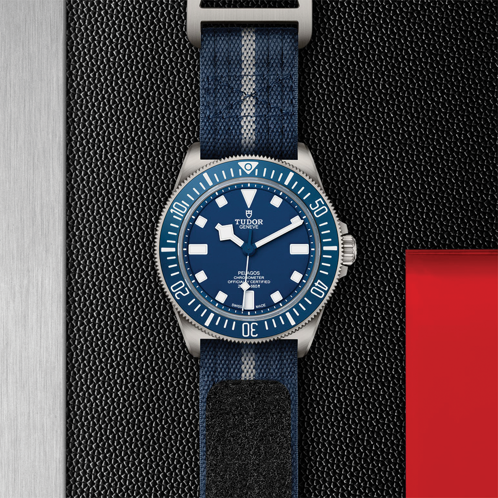 Pelagos FXD Titanium 42mm - Blue on Fabric Strap w/ Extra Rubber Strap