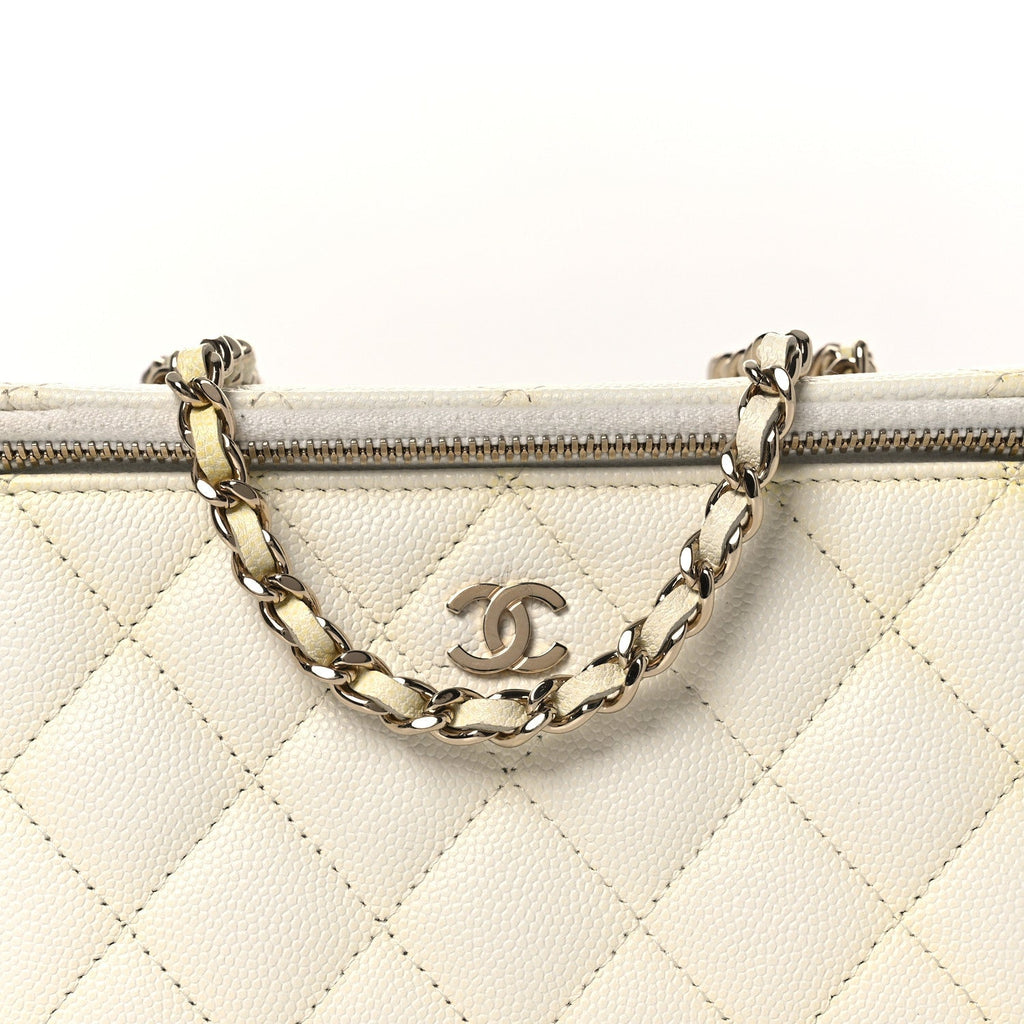 Caviar Quilted Small Vanity Case With Chain White