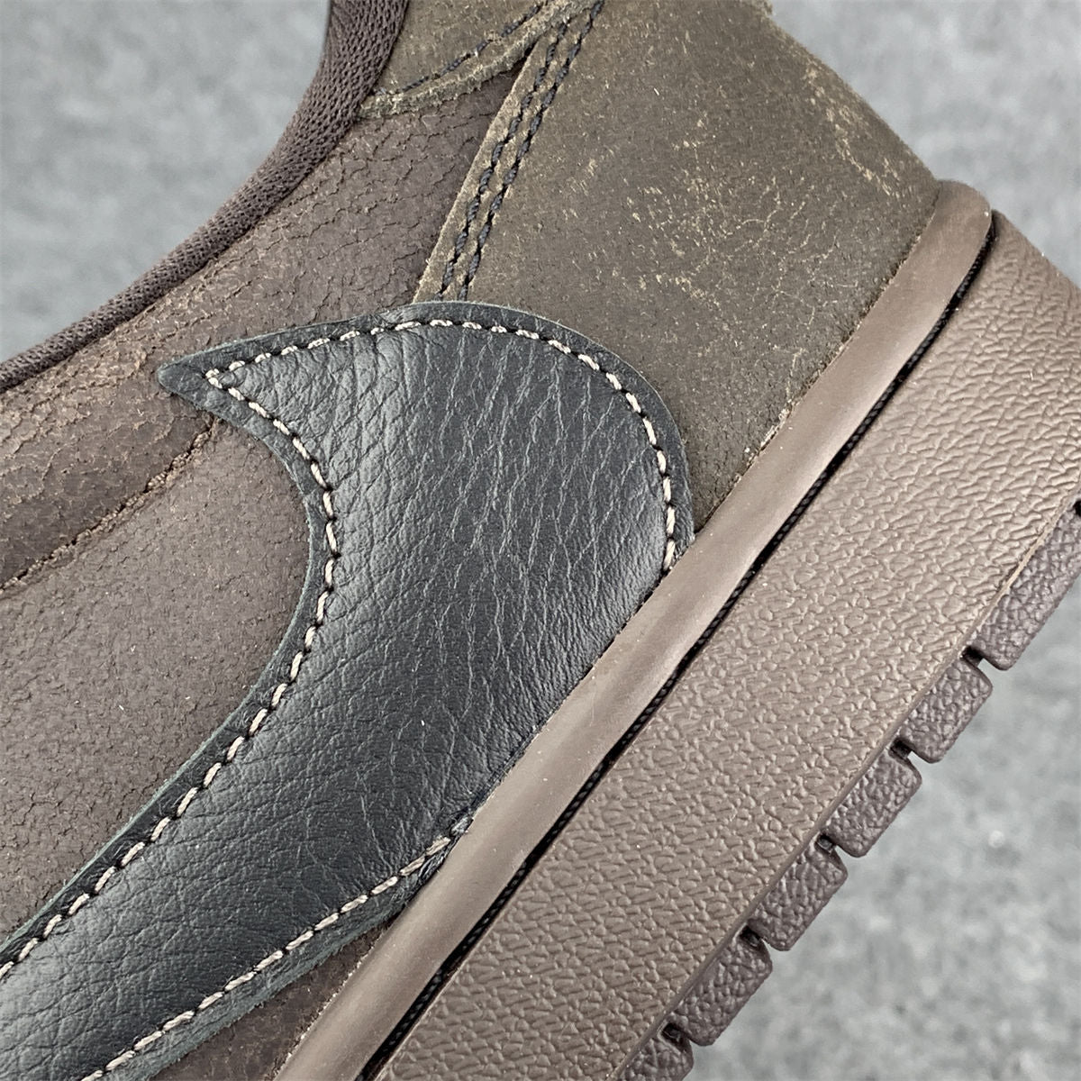 Travis Scott x Air Jordan 1 Retro Low OG SP 'Velvet Brown' (B Grade Version)