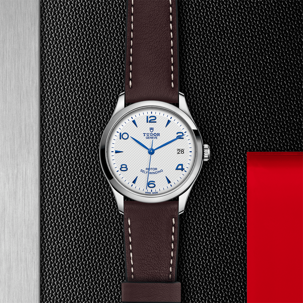 1926 36mm - Opaline on Leather Strap