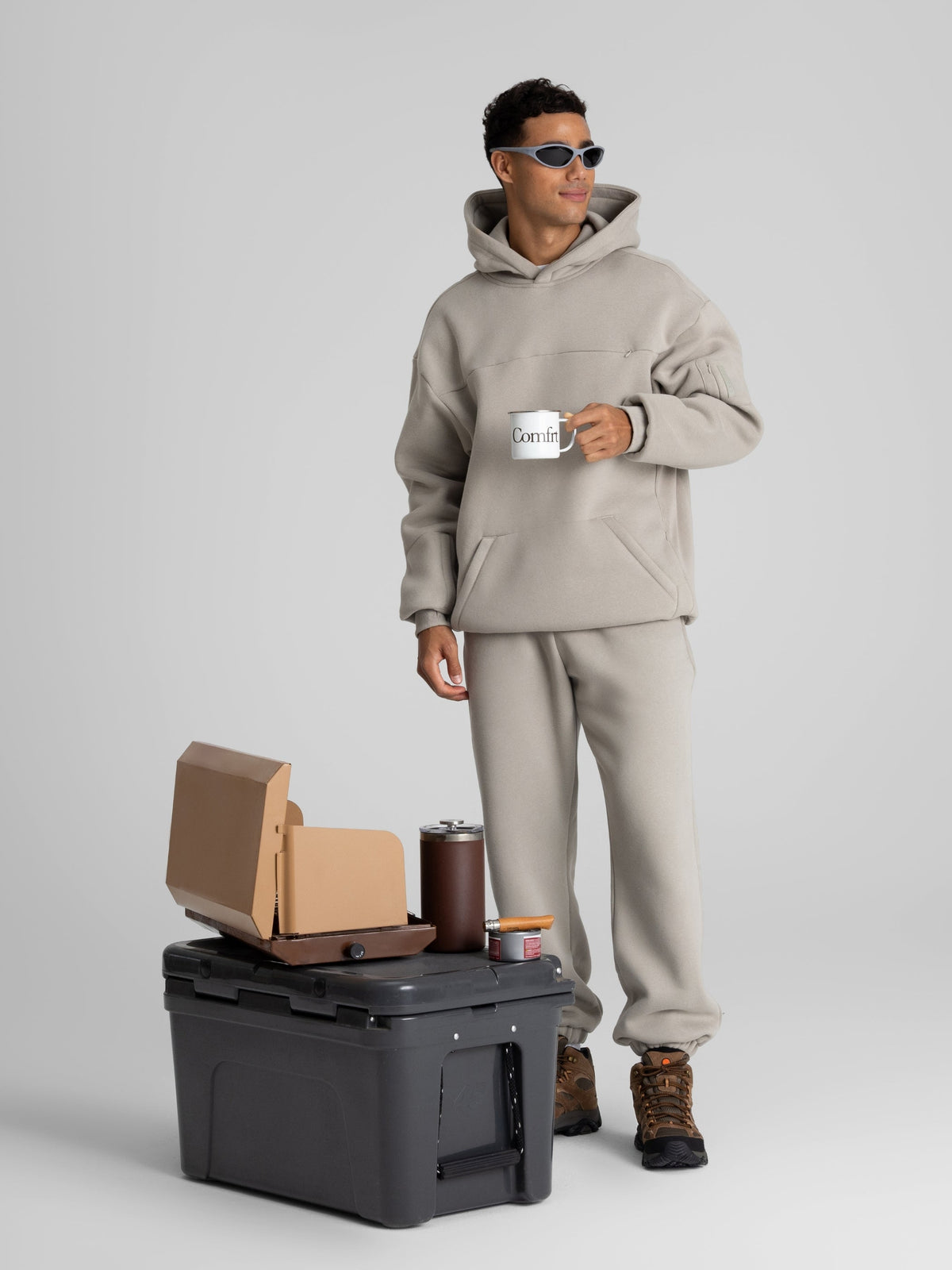 Explorer Travel Hoodie – Mega