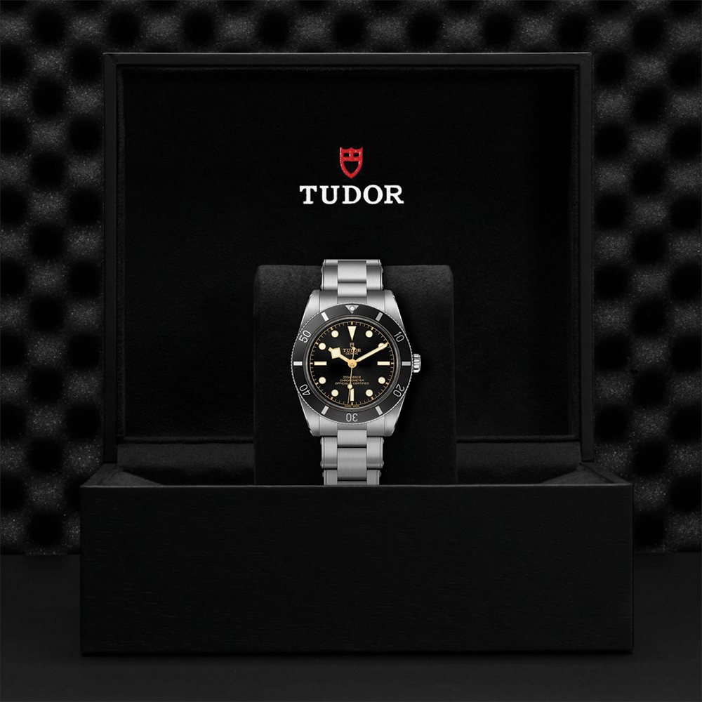 Black Bay 54 37mm - Black on Bracelet
