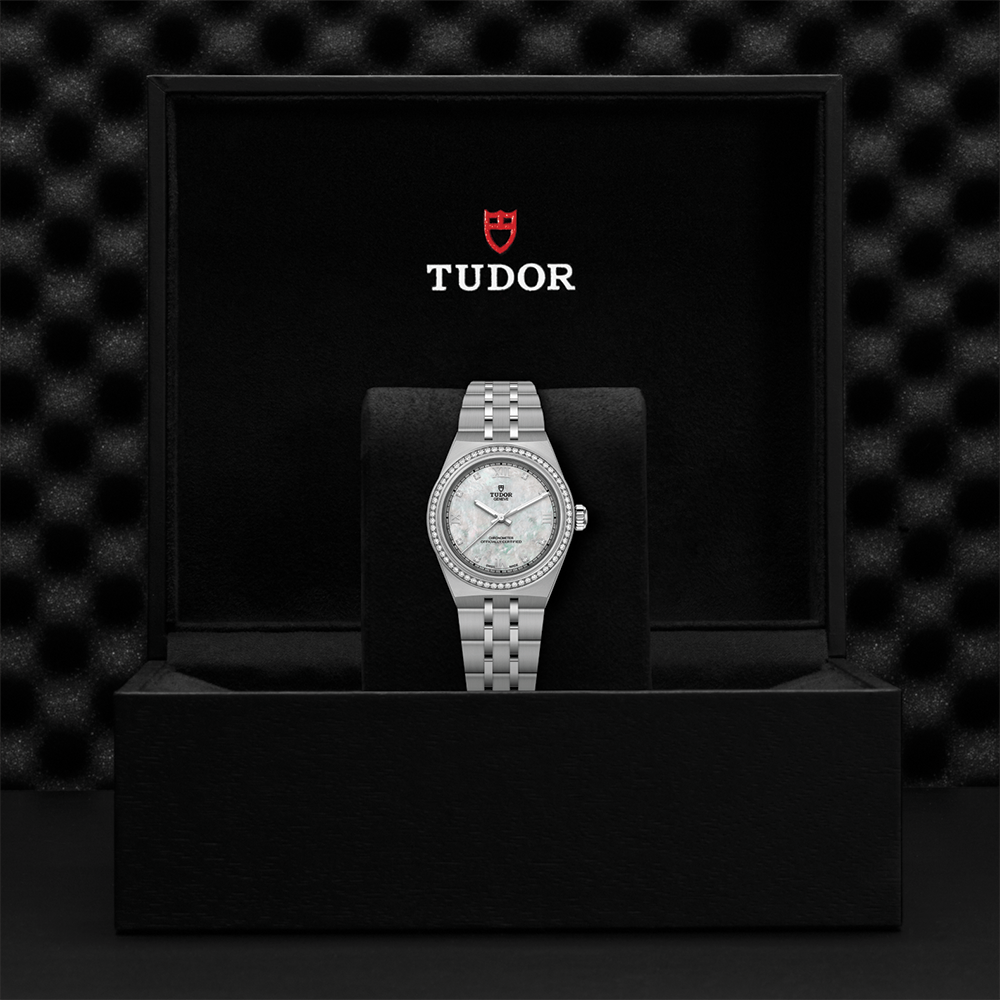 TUDOR Royal 30mm - White, Mother-of-Pearl, Diamond-Set on Bracelet