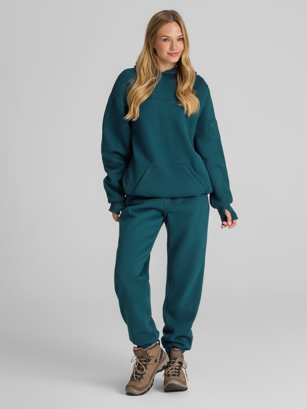 Explorer Travel Hoodie – Mega