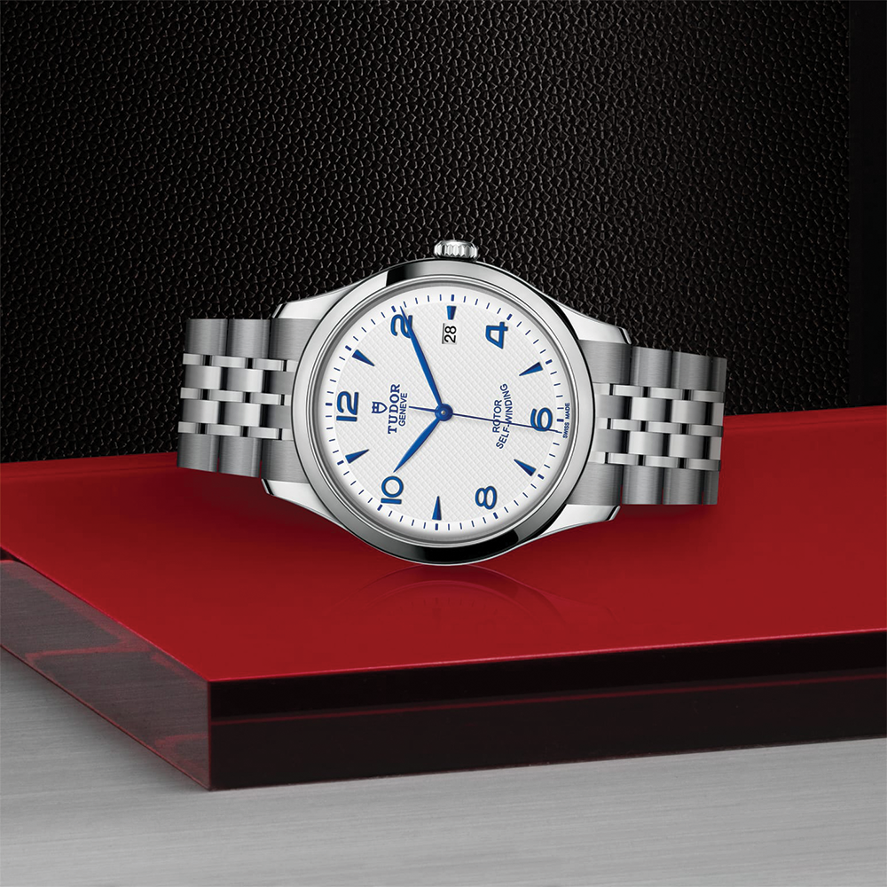 1926 41mm - Opaline on Bracelet