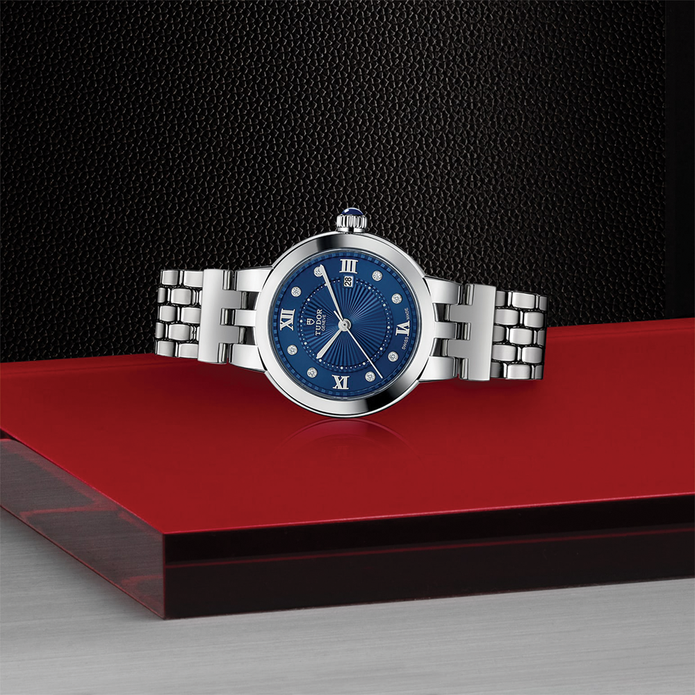 Clair de Rose 30mm - Blue, Diamond-Set on Bracelet