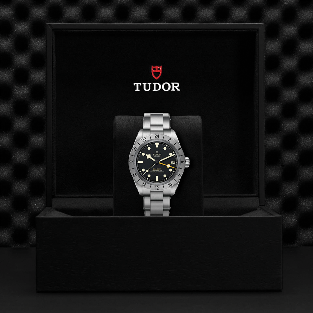Black Bay Pro GMT 39mm - Black on Bracelet