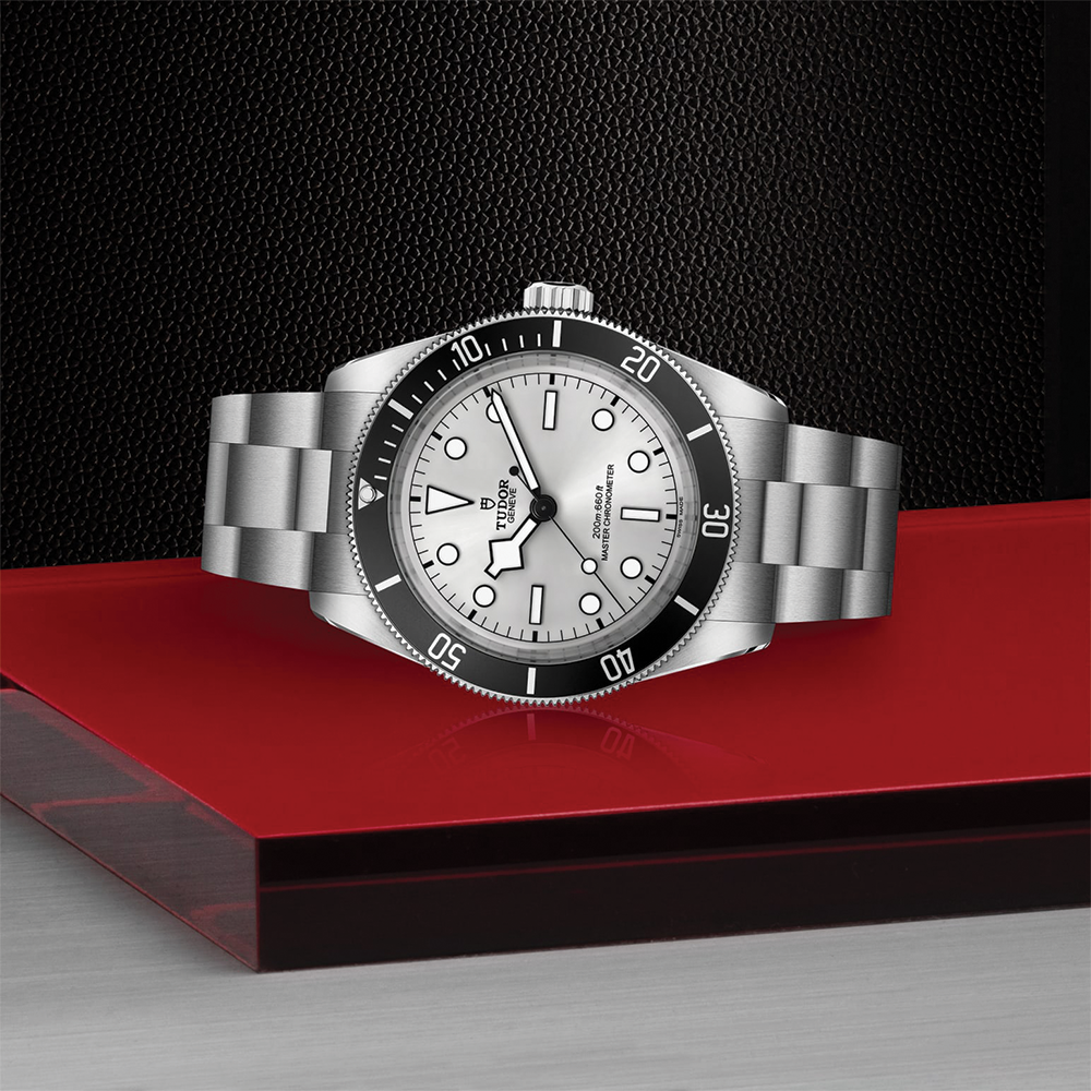 Black Bay 68 43mm - Silver, Black Bezel on Bracelet