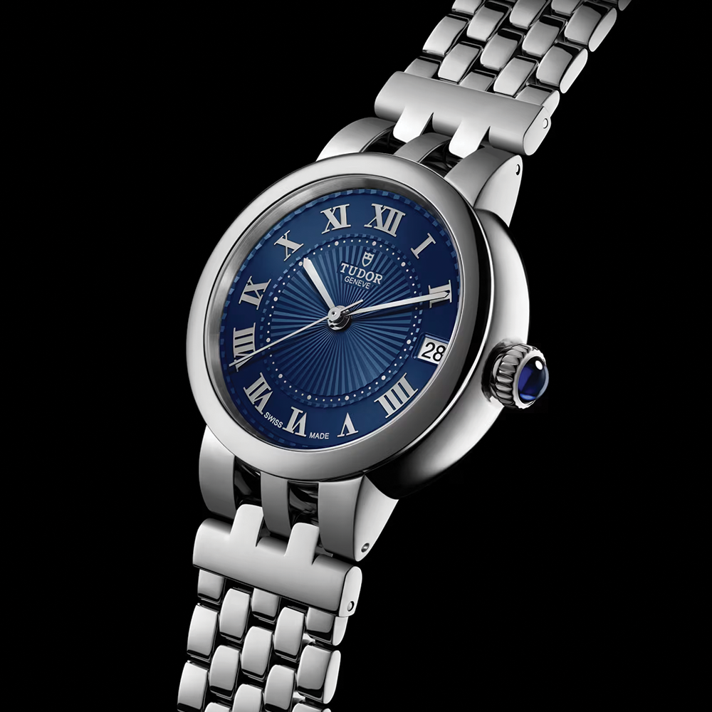 Clair de Rose 26mm - Blue on Bracelet