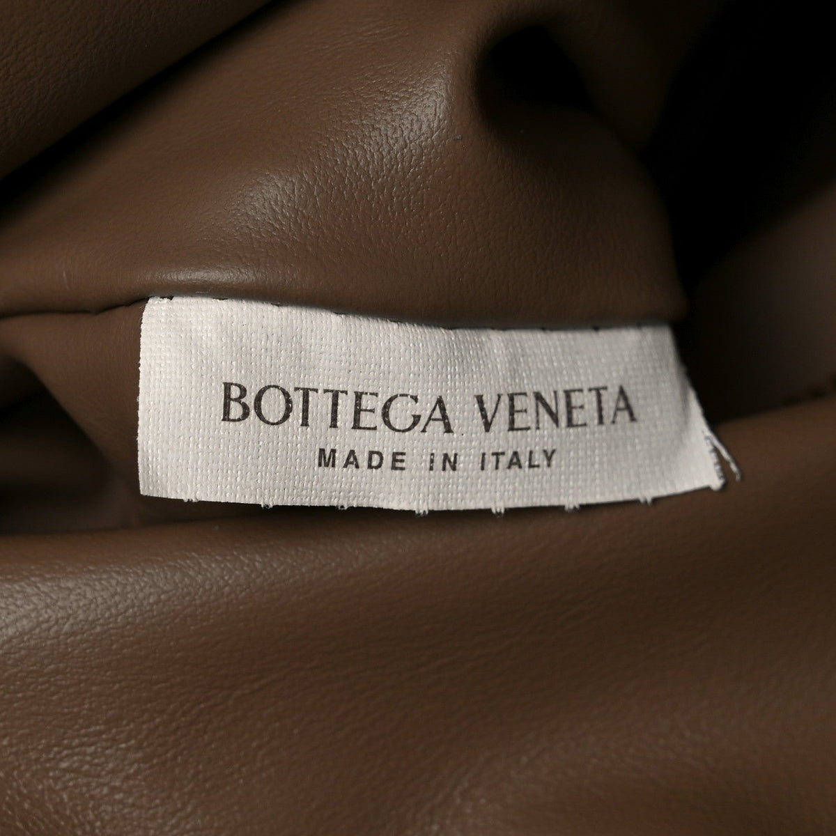 Calfskin Intrecciato Small Hop Pinecone