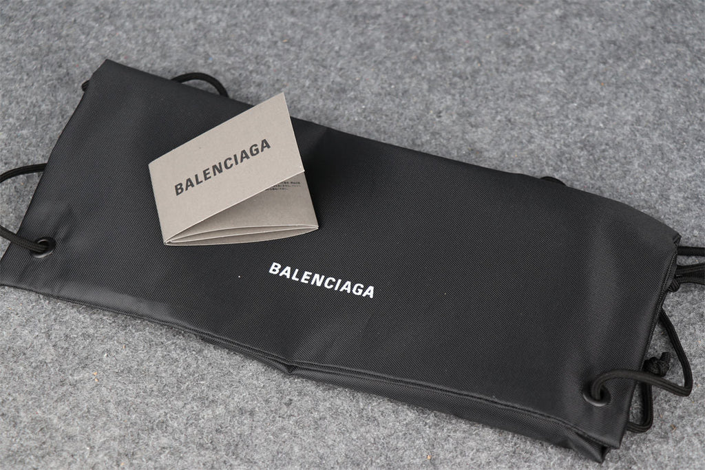 Balenciaga Wmns 3XL Sneaker 'Worn-Out - White Blue Red'