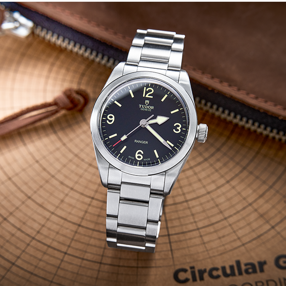 Ranger 36mm - Black on Bracelet
