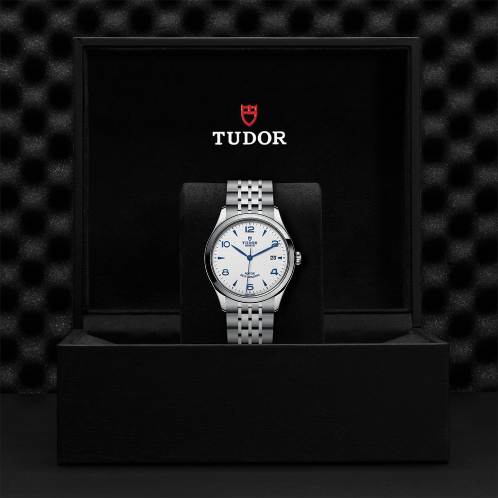 1926 39mm - Opaline on Bracelet