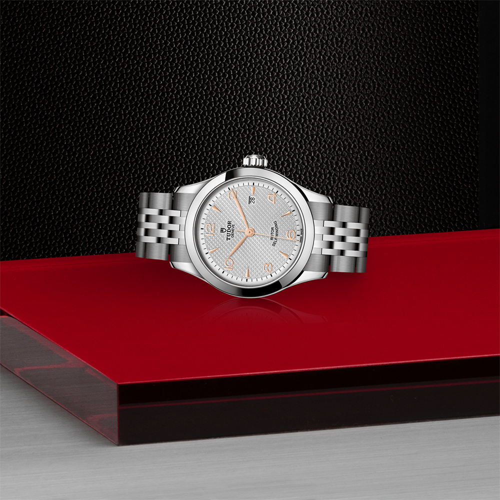 1926 28mm - Silver on Bracelet