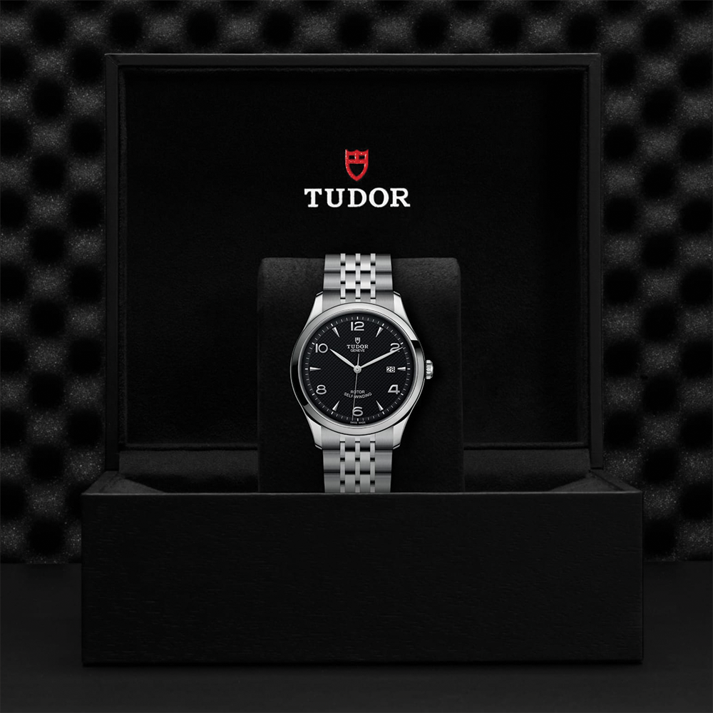 1926 41mm - Black on Bracelet