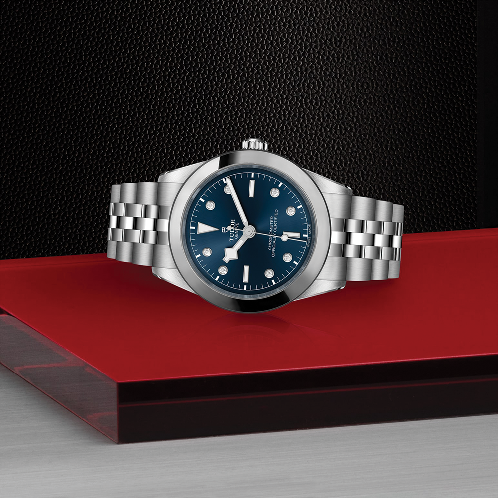 Black Bay One 39mm - Blue, Diamond-Set on Bracelet