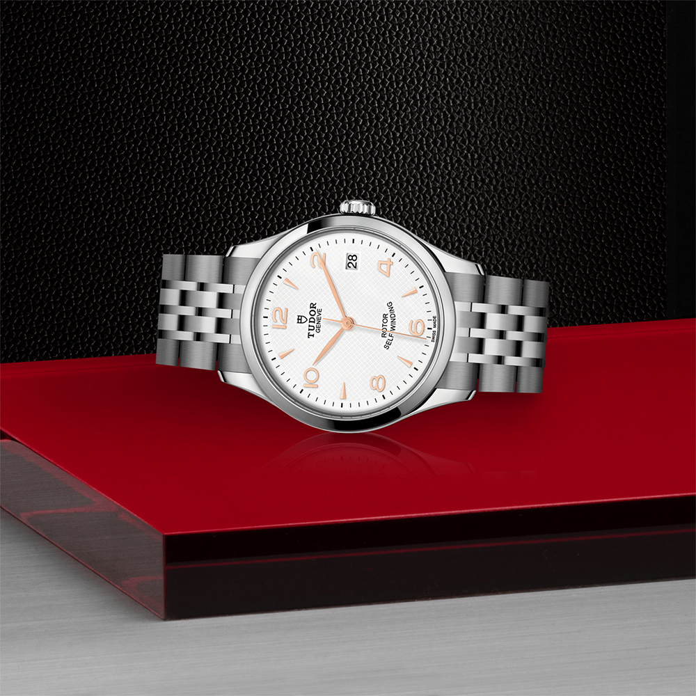 1926 36mm - White on Bracelet