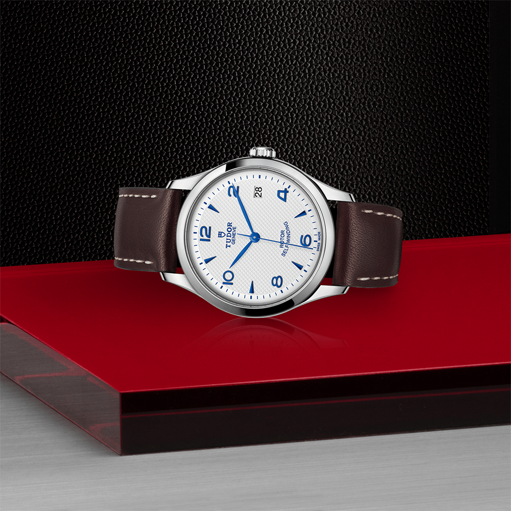 1926 36mm - Opaline on Leather Strap