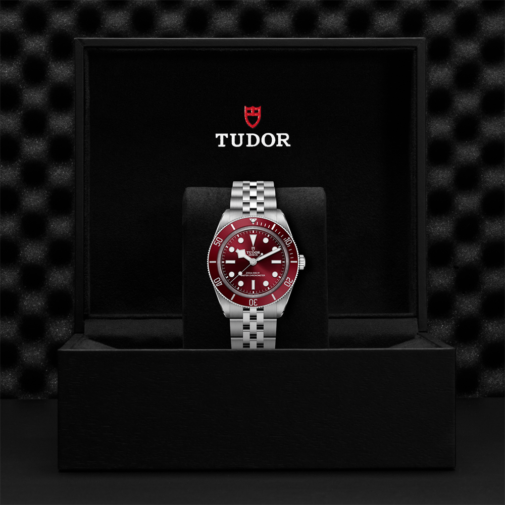 Black Bay 58 39mm - Burgundy on Bracelet