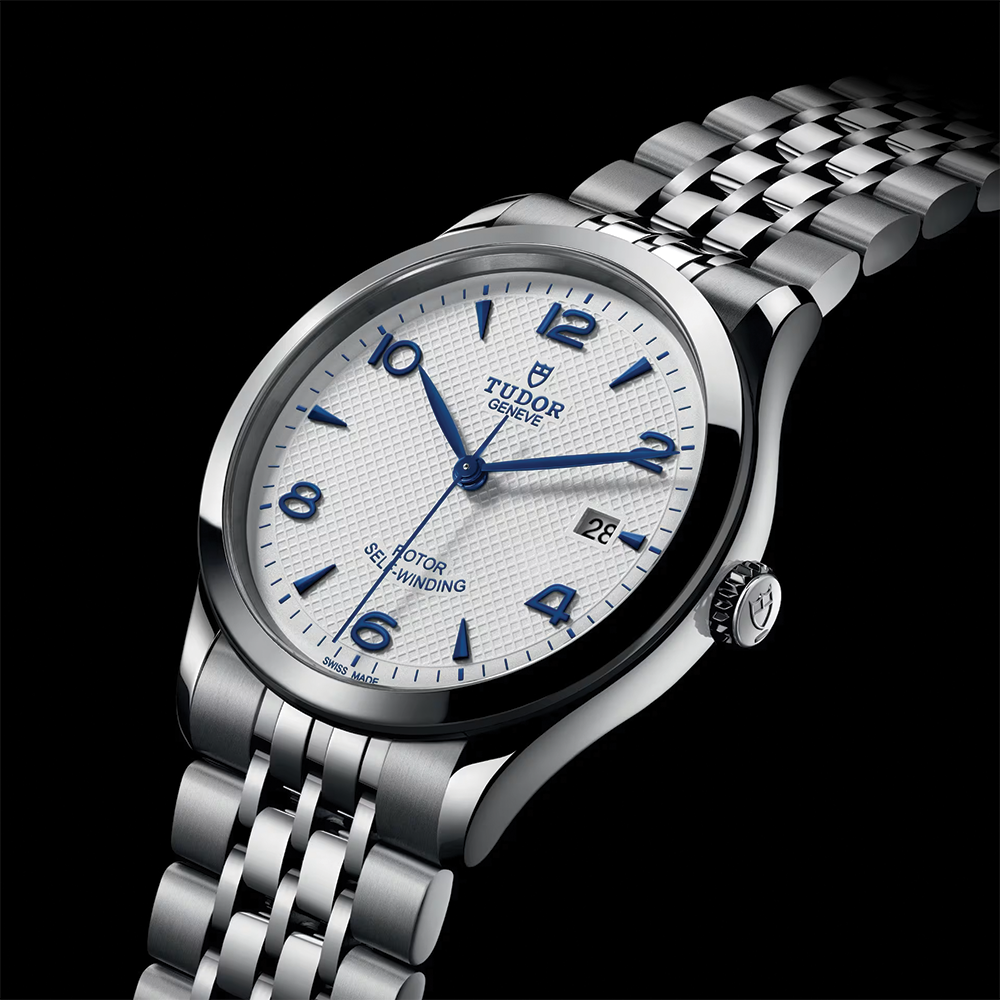 1926 39mm - Opaline on Bracelet