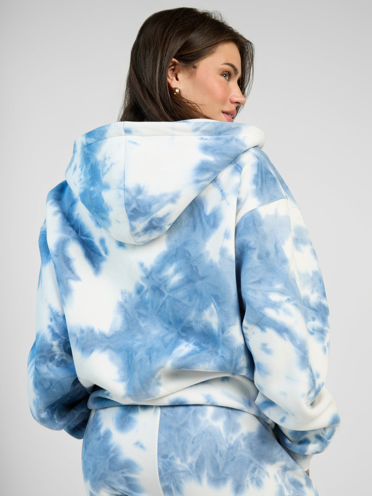Minimalist Zip Hoodie – Mega