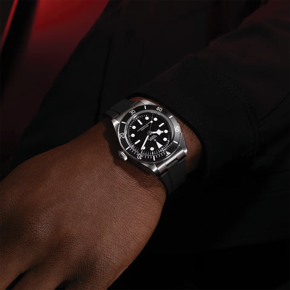 Black Bay 41mm - Black, Black Bezel on Rubber Strap