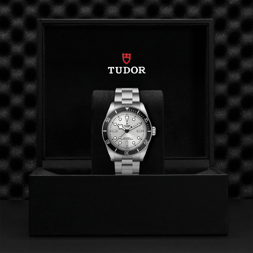 Black Bay 68 43mm - Silver, Black Bezel on Bracelet