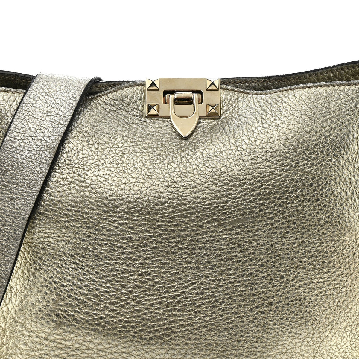 Metallic Pebbled Calfskin Small Rockstud Flip-Lock Messenger Bag Platino