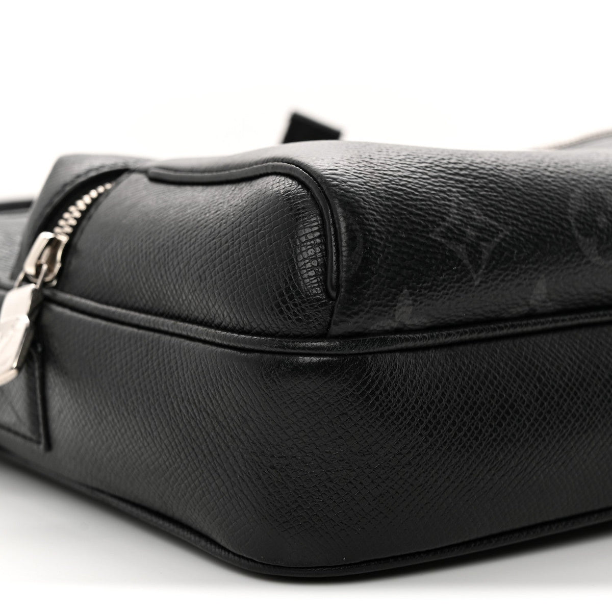 Taiga Monogram Eclipse Outdoor Messenger Black