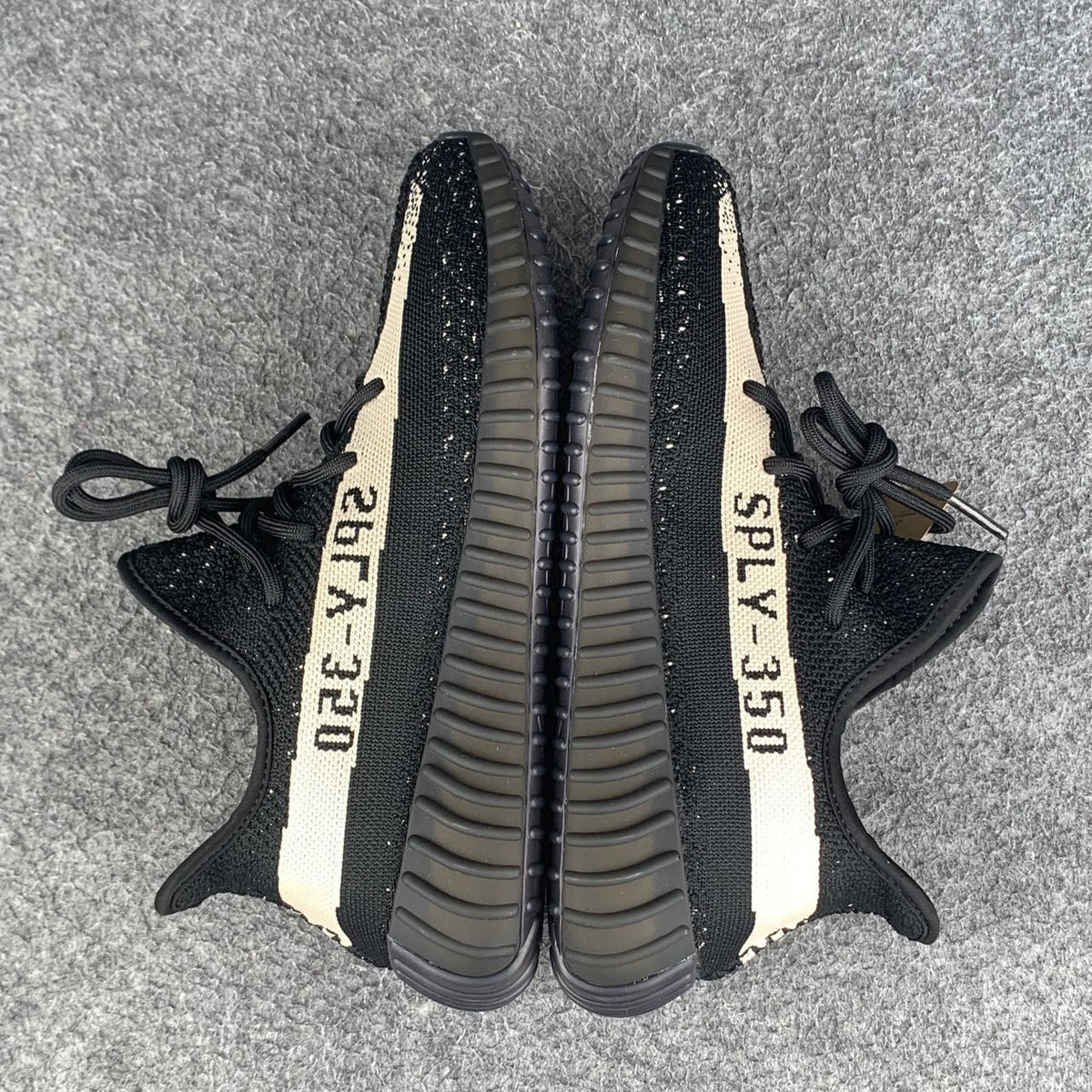 Yeezy Boost 350 V2 'Oreo'