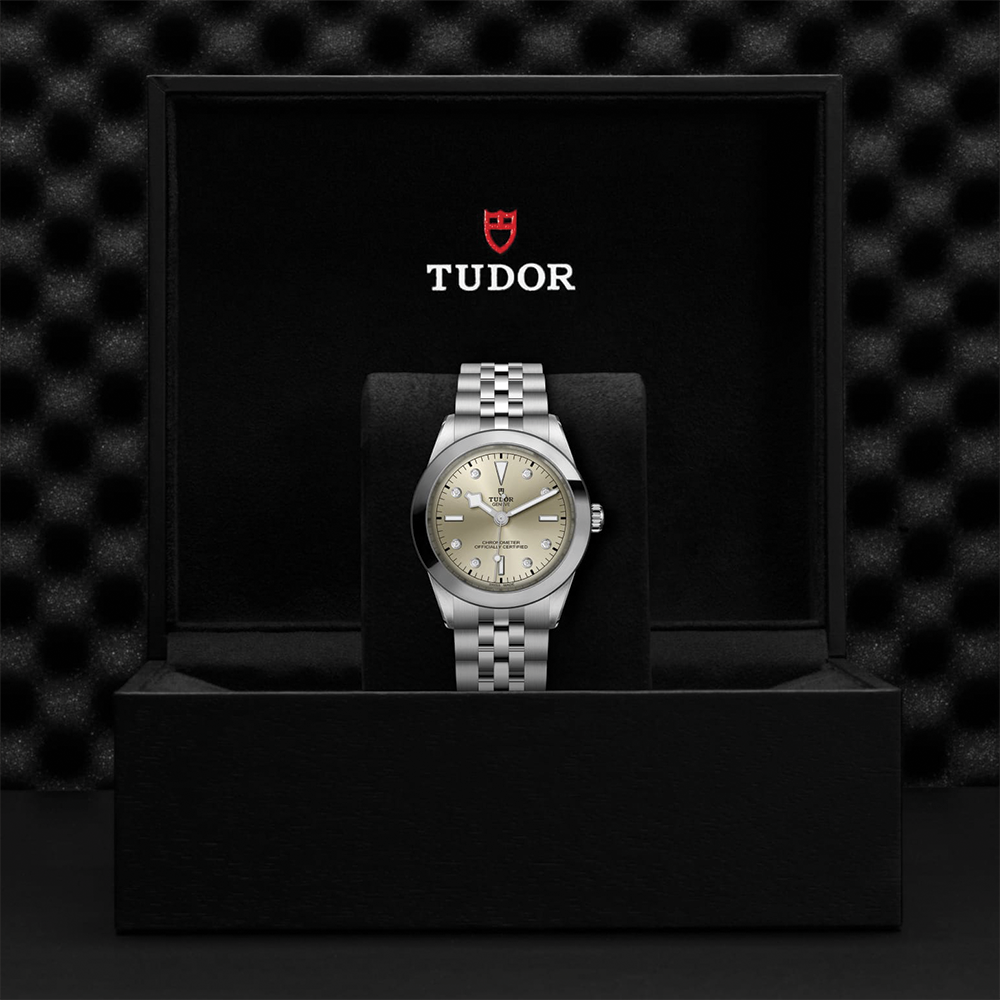 Black Bay One 39mm - Light-Champagne, Diamond-Set on Bracelet