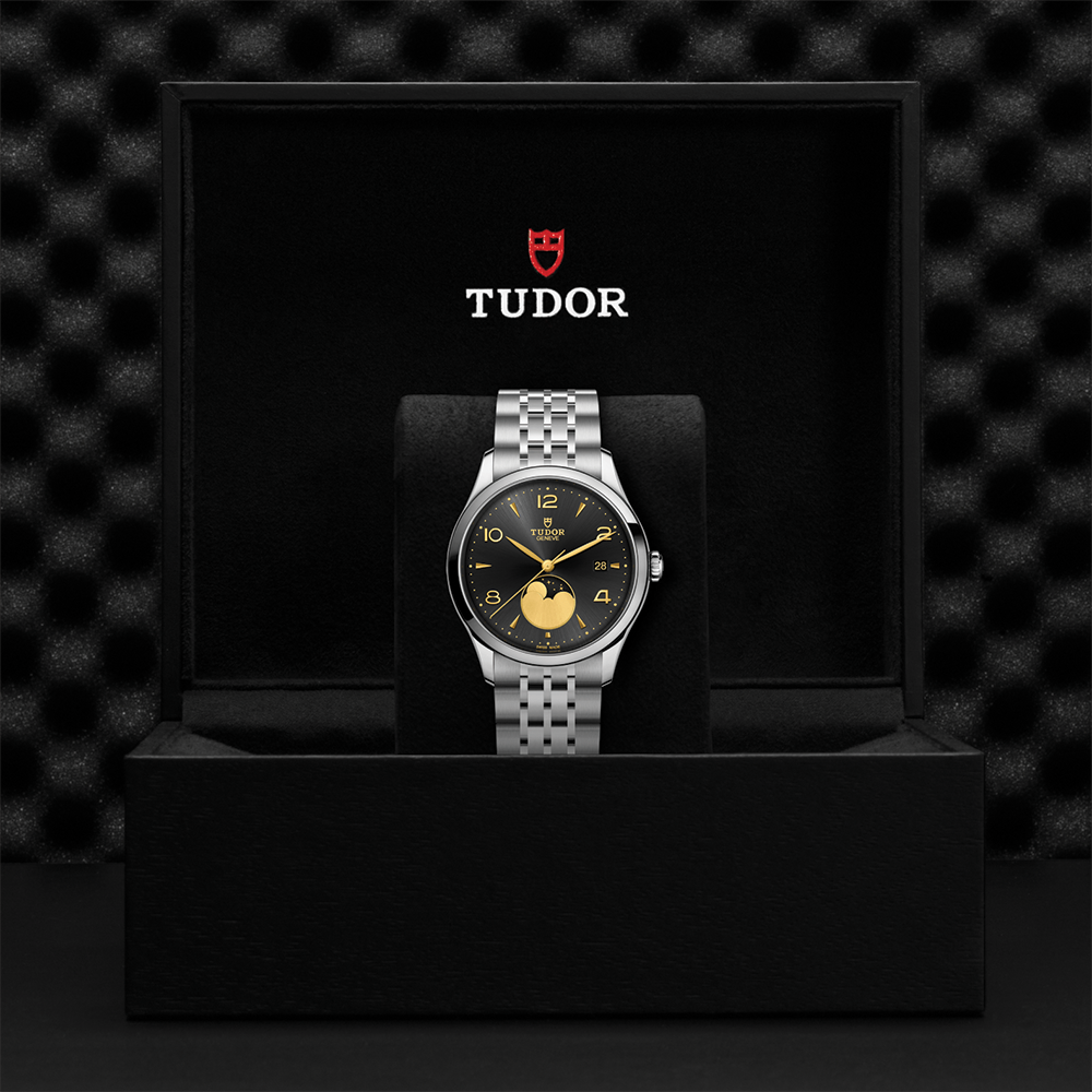 1926 Luna 39mm - Black on Bracelet