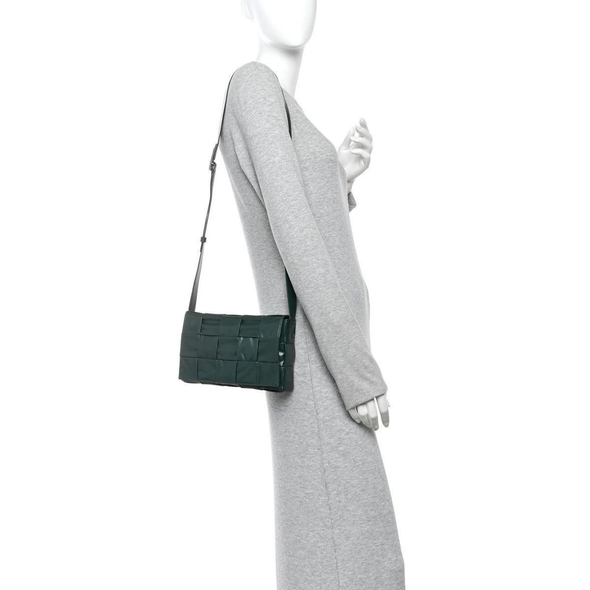 Paper Calfskin Maxi Intreccio Small Cassette Crossbody Bag Raintree