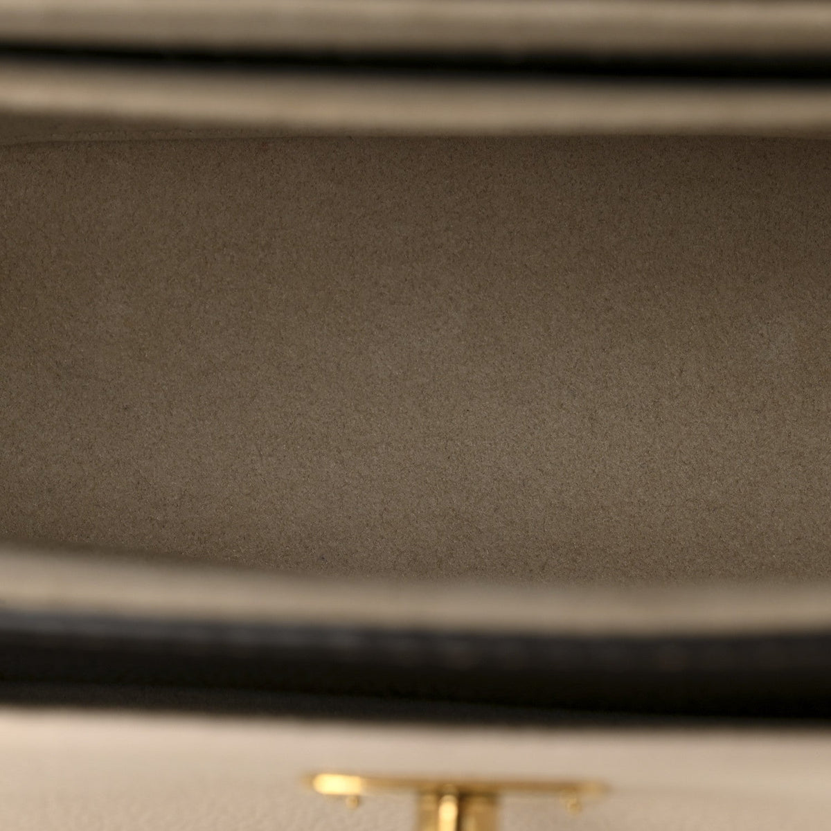 Grained Calfskin Lockme Tender Greige