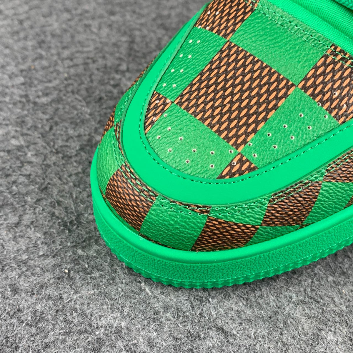 LV Trainer Damier 'Pop Green'
