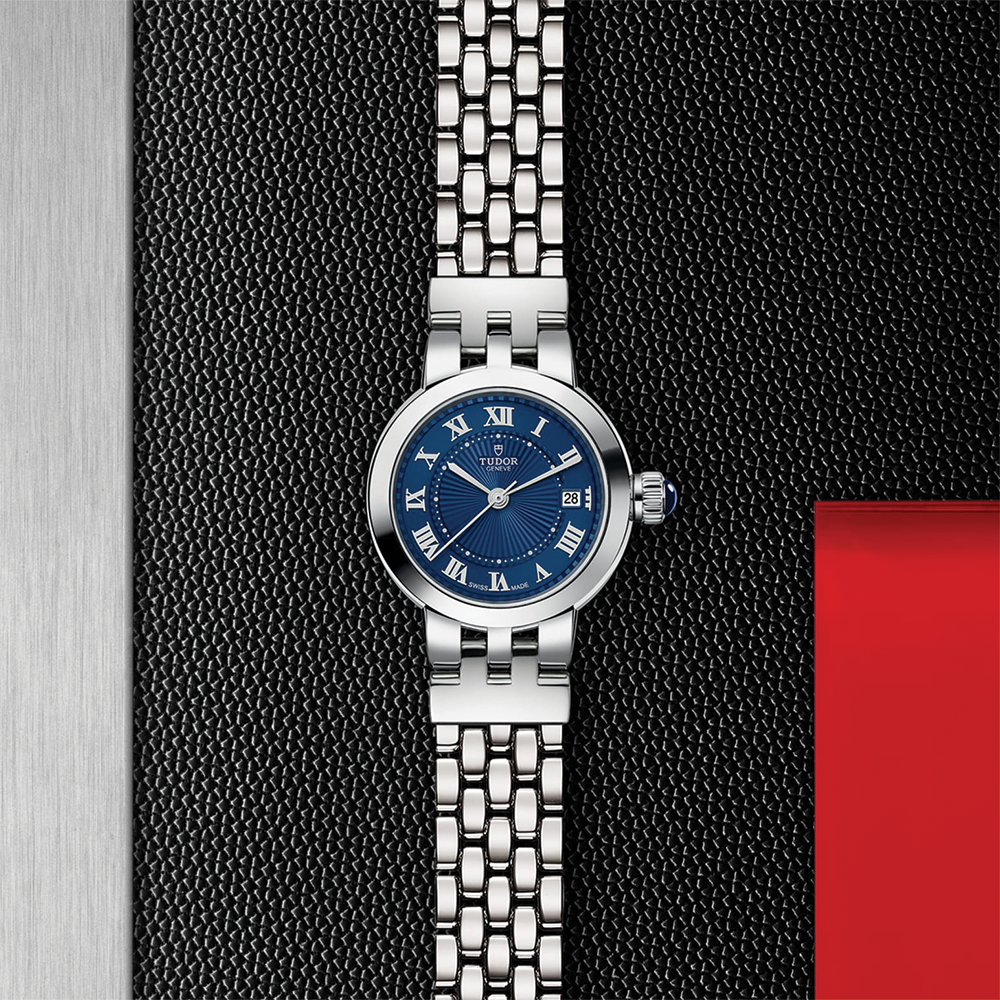 Clair de Rose 26mm - Blue on Bracelet