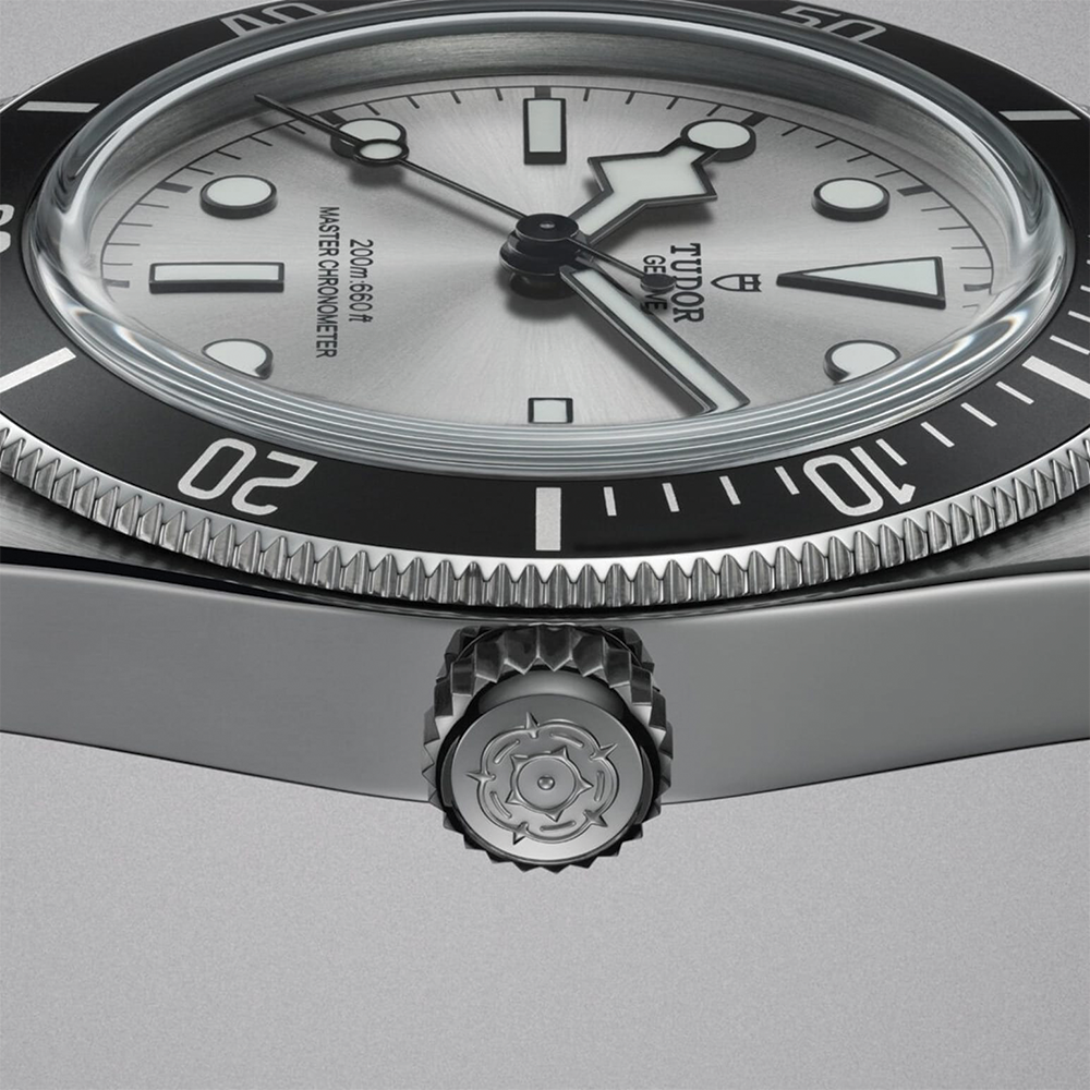 Black Bay 68 43mm - Silver, Black Bezel on Bracelet