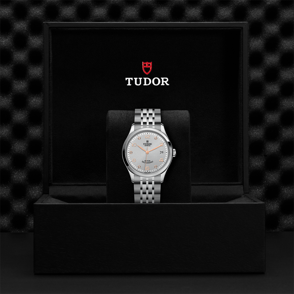 1926 36mm - Silver, Diamond-Set on Bracelet