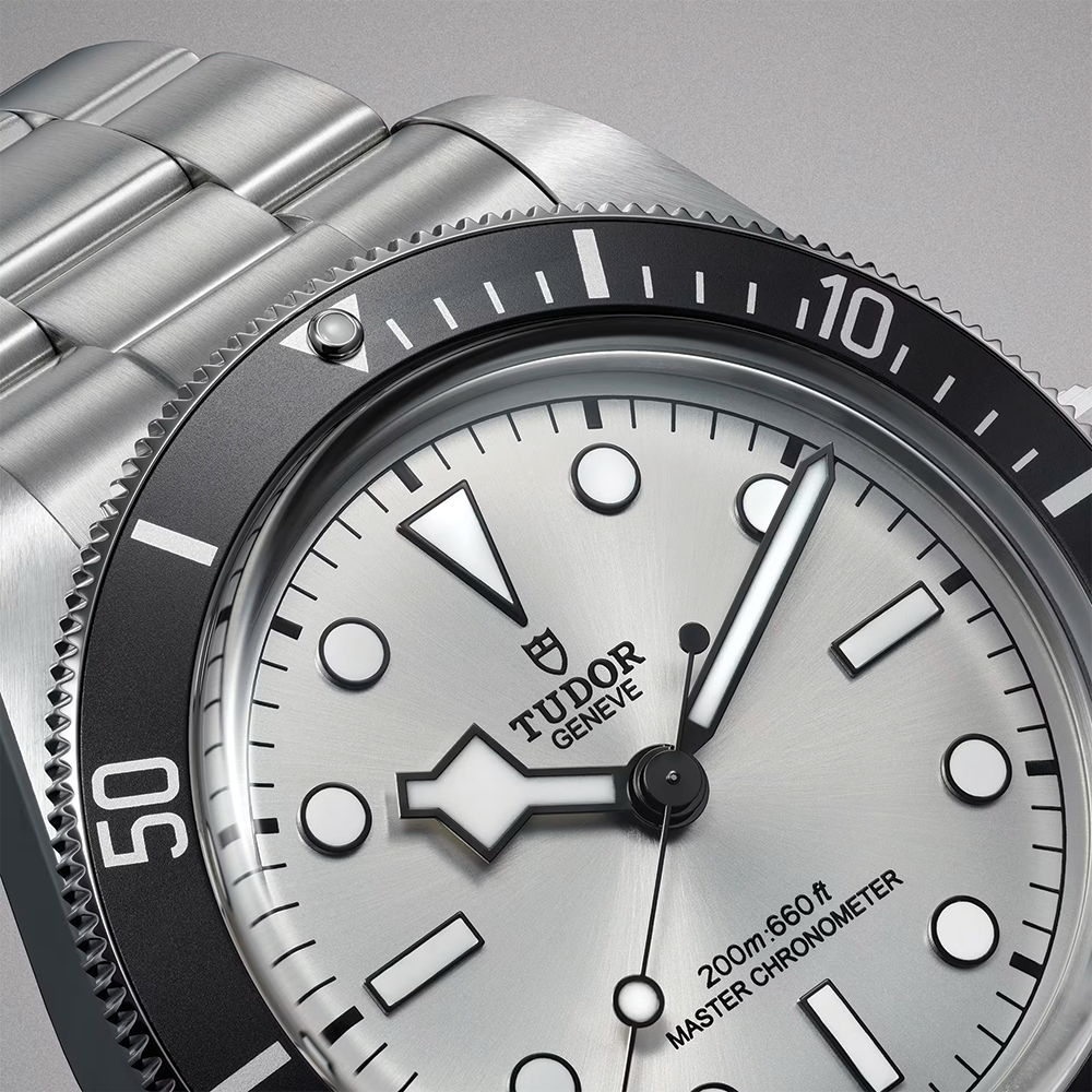 Black Bay 68 43mm - Silver, Black Bezel on Bracelet